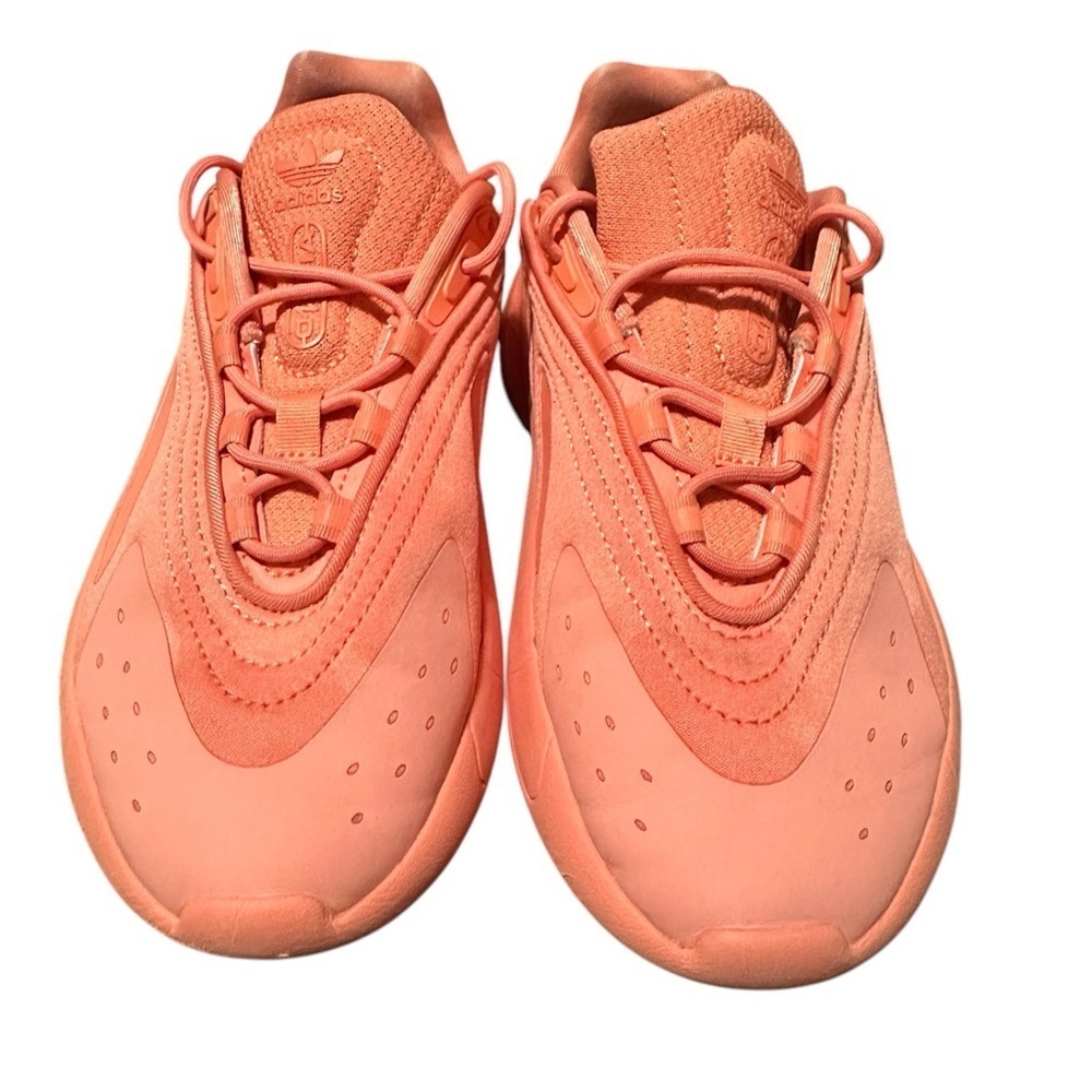 Adidas Ozelia Size 4 color Semi Coral Fusion